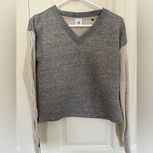 Women’s gray/cream cabi fusion cable knit sweater sweatshirt style 3710 size XS